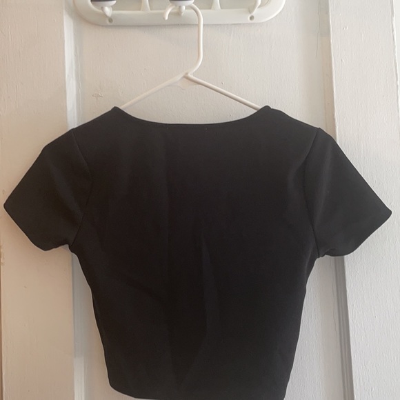 Super cute Black crop top, size S - Picture 4 of 4